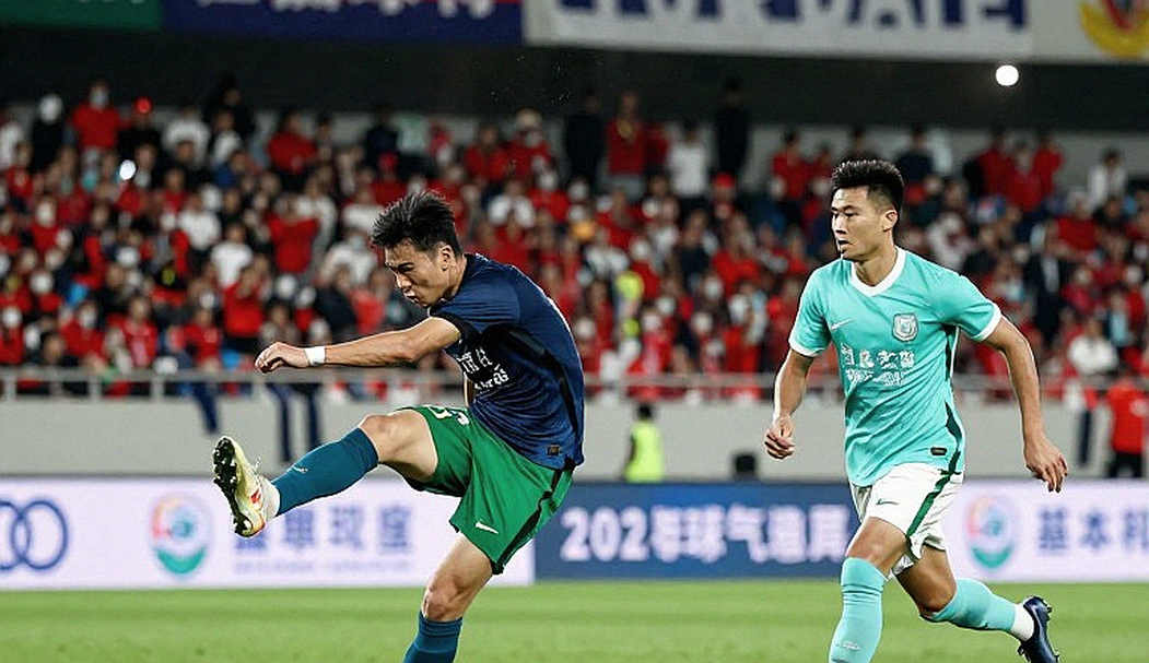 Chai nhựa sau khung thành và hàng rào bị hạ thấp: bài kiểm tra thật của BRI Super League Chai nhựa sau khung thành và hàng rào bị hạ thấp: bài kiểm tra thật của BRI Super League