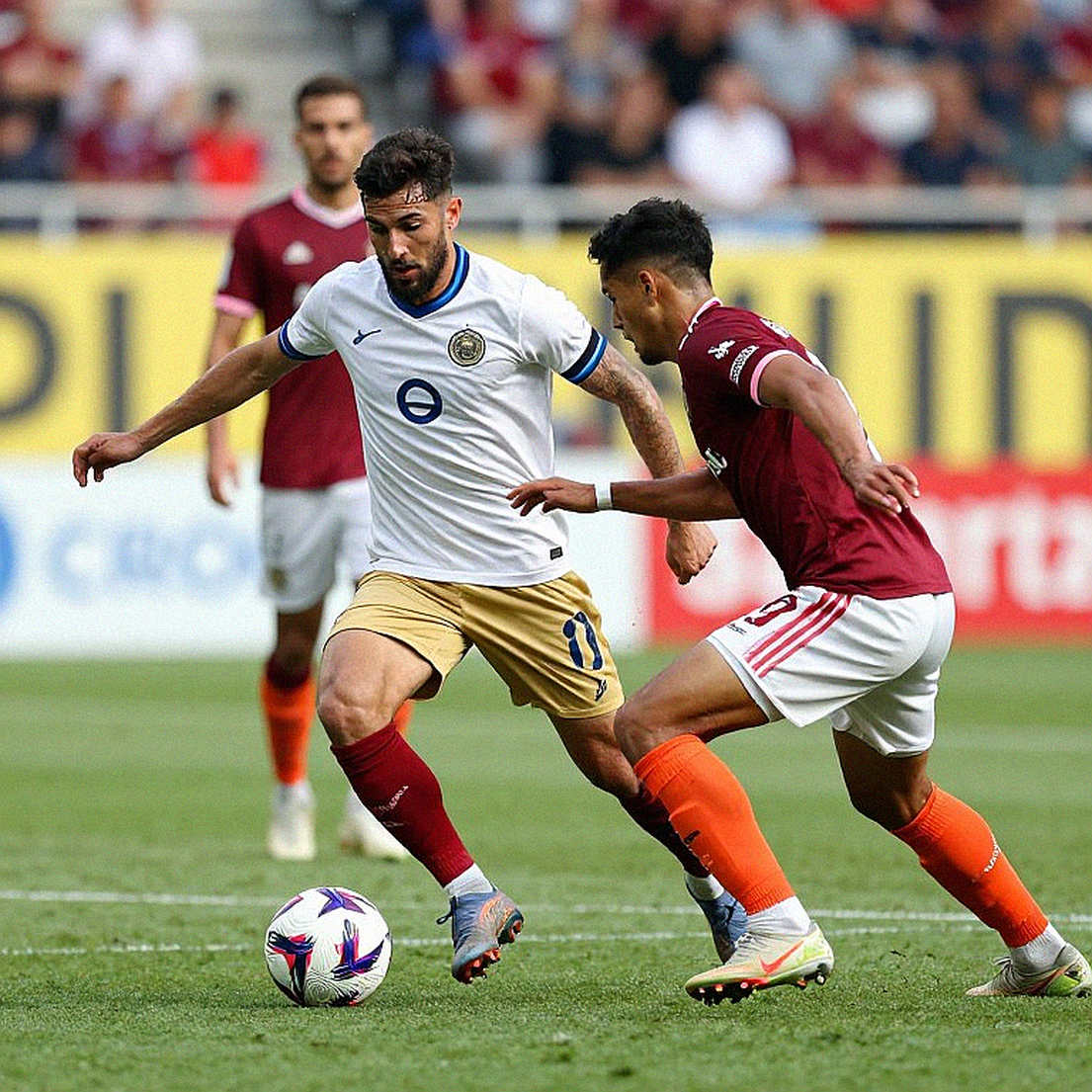 Nakamura ra mắt Lyon trong trận hòa 0-0: 'Chút điên rồ' và bài toán thay người của Fonseca Nakamura ra mắt Lyon trong trận hòa 0-0: 'Chút điên rồ' và bài toán thay người của Fonseca